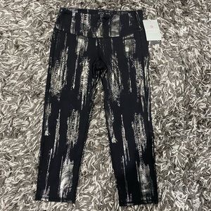 Last Chance! NWT Athleta Metallic Design On Black Cropped Chaturanga Leggings